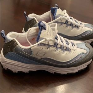 Women Slip Resistant Memory Foam Skechers Size 9.5